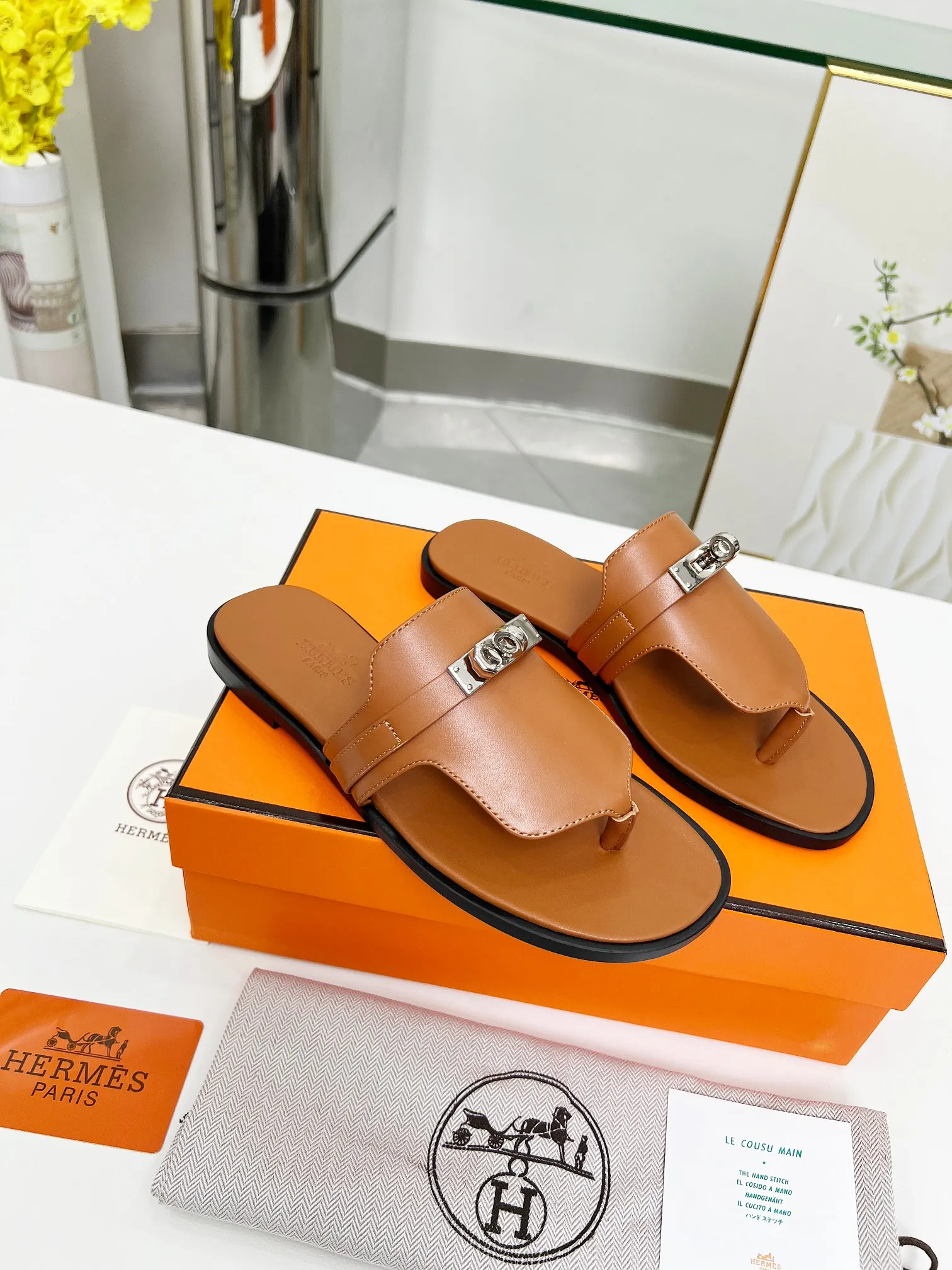 👟👟Ex-factory price 480👟👟 Women's shoes, women's clothing (top version) 👫Hermes Hermes ❗️❗️Original purchase and development⚠️ A must-have artifact for daily home, travel and vacation🉑. High-end quality Code number: 35-40 (41/42 can be customized)
